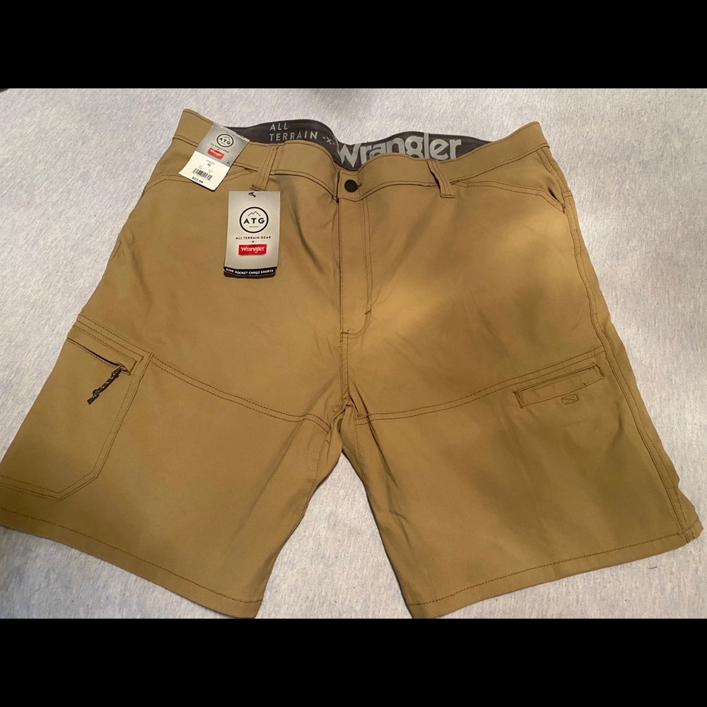 NWT Men’s cargo shorts